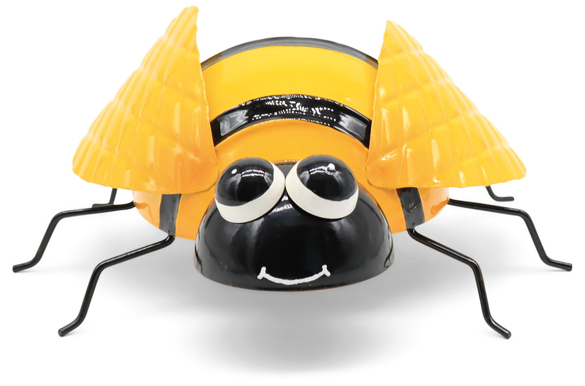 Bee Cleo, metal