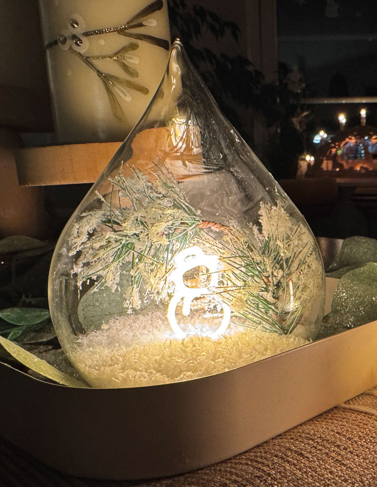 Glass LED light cone with snowman