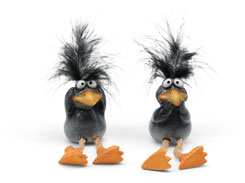 Birds Mia & Sammy, sitting on edge, polyresin